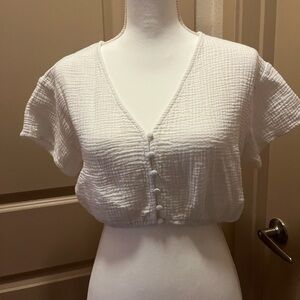 Forever 21 White Buttoned Crop Blouse